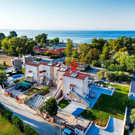 Olia With Private Pool Vilă
