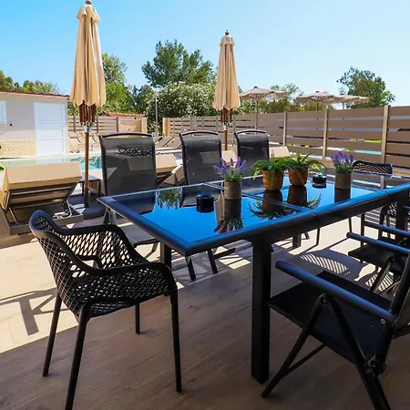 Olia With Private Pool ヴィラ ペフコホリ