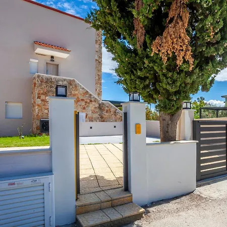 Villa Olia With Private Pool *