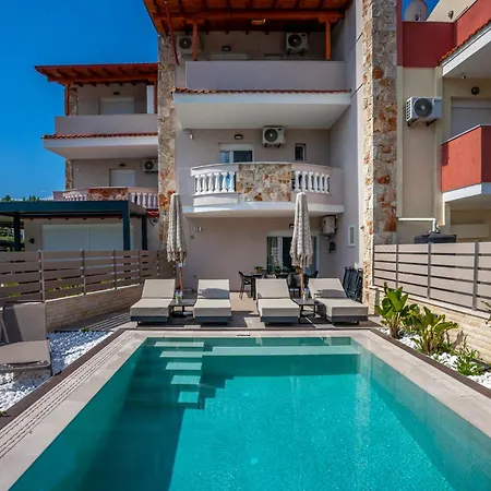 Olia With Private Pool