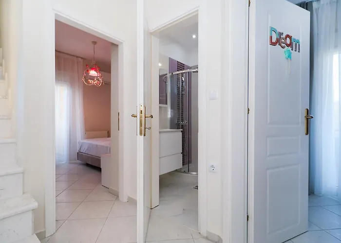 Olia With Private Pool