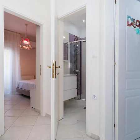 Olia With Private Pool